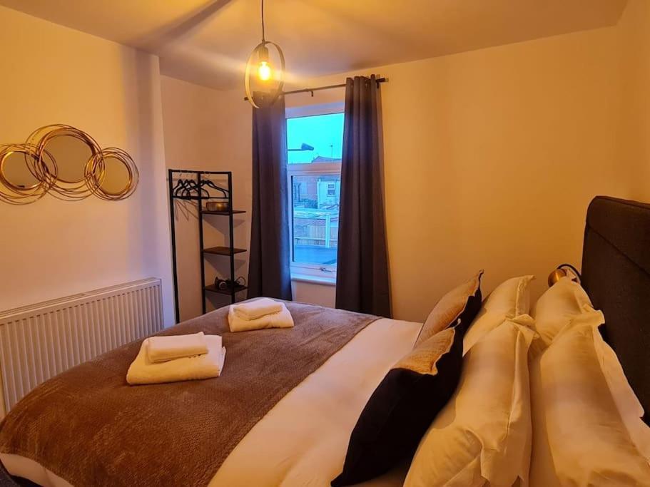 Centrally Located To The City Of Lincoln Exterior foto
